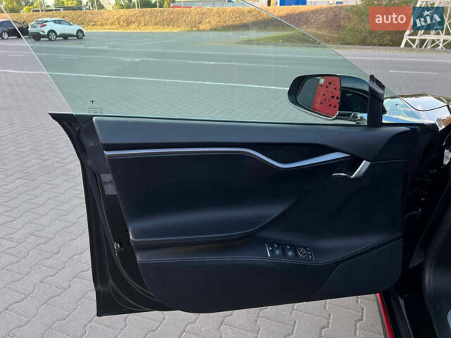 Черный Тесла Модель С, объемом двигателя 0 л и пробегом 121 тыс. км за 29500 $, фото 18 на Automoto.ua