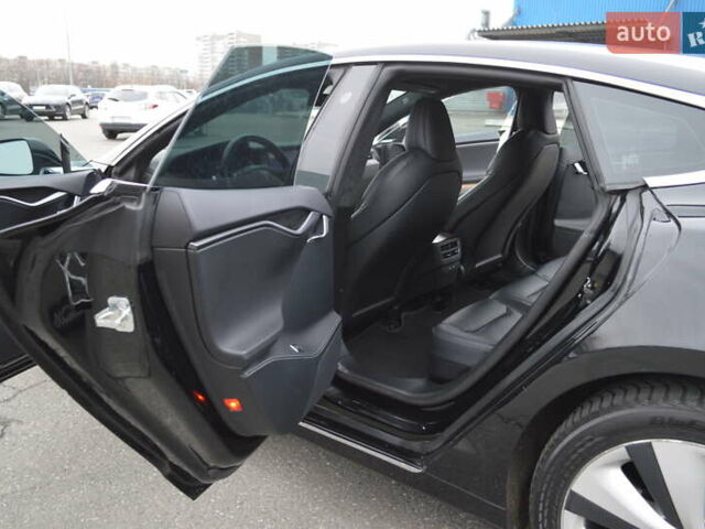 Черный Тесла Модель С, объемом двигателя 0 л и пробегом 110 тыс. км за 32999 $, фото 30 на Automoto.ua