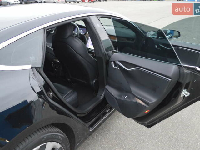 Черный Тесла Модель С, объемом двигателя 0 л и пробегом 110 тыс. км за 32999 $, фото 29 на Automoto.ua