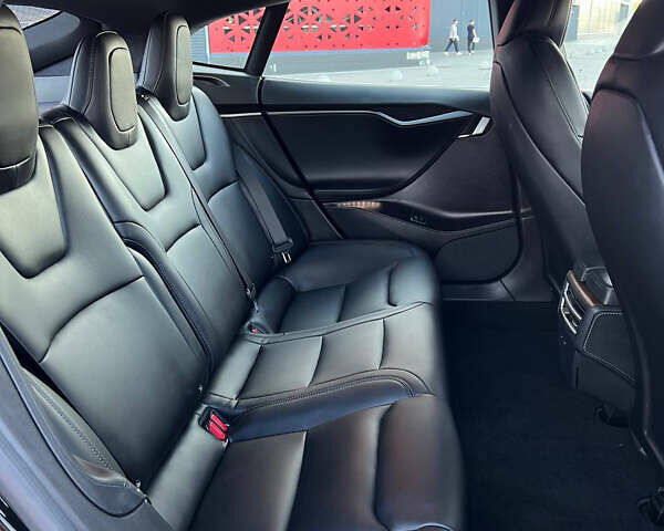 Черный Тесла Модель С, объемом двигателя 0 л и пробегом 121 тыс. км за 29500 $, фото 12 на Automoto.ua