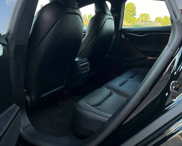 Черный Тесла Модель С, объемом двигателя 0 л и пробегом 121 тыс. км за 29500 $, фото 23 на Automoto.ua