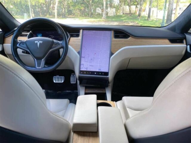 Черный Тесла Модель С, объемом двигателя 0 л и пробегом 38 тыс. км за 22600 $, фото 7 на Automoto.ua