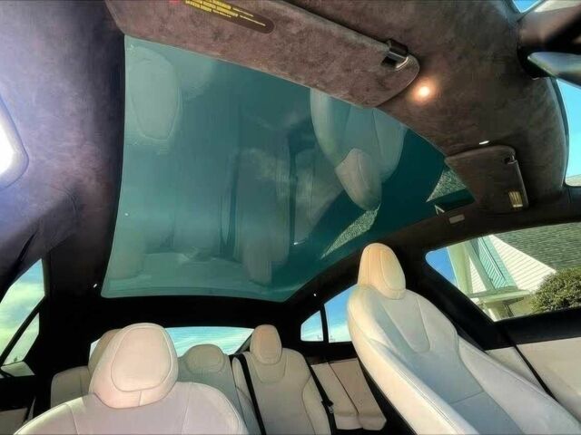 Черный Тесла Модель С, объемом двигателя 0 л и пробегом 16 тыс. км за 18500 $, фото 8 на Automoto.ua