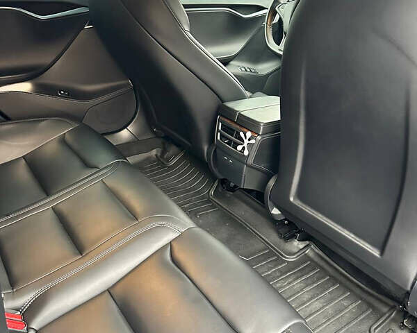 Чорний Тесла Модель С, об'ємом двигуна 0 л та пробігом 106 тис. км за 26900 $, фото 19 на Automoto.ua