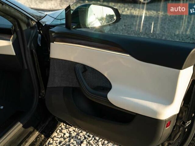 Чорний Тесла Модель С, об'ємом двигуна 0.5 л та пробігом 23 тис. км за 42500 $, фото 40 на Automoto.ua