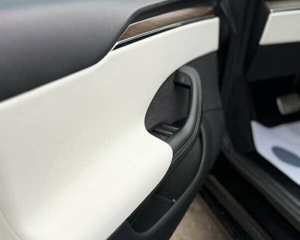 Черный Тесла Модель С, объемом двигателя 0 л и пробегом 91 тыс. км за 34500 $, фото 18 на Automoto.ua