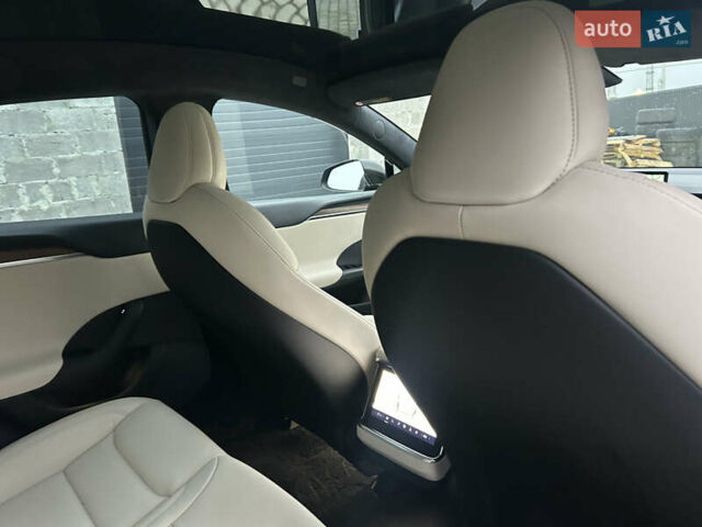 Черный Тесла Модель С, объемом двигателя 0 л и пробегом 77 тыс. км за 31500 $, фото 20 на Automoto.ua