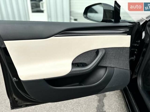 Чорний Тесла Модель С, об'ємом двигуна 0 л та пробігом 42 тис. км за 59900 $, фото 12 на Automoto.ua