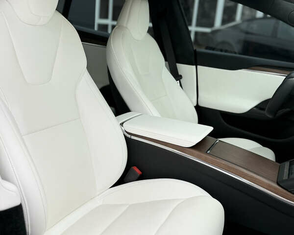 Черный Тесла Модель С, объемом двигателя 0 л и пробегом 91 тыс. км за 34500 $, фото 25 на Automoto.ua