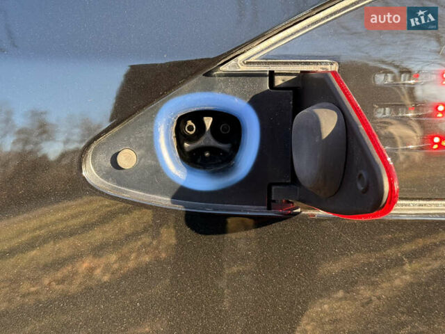 Черный Тесла Модель С, объемом двигателя 0 л и пробегом 45 тыс. км за 34900 $, фото 42 на Automoto.ua