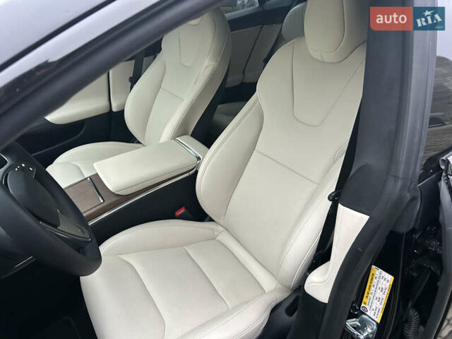 Черный Тесла Модель С, объемом двигателя 0 л и пробегом 77 тыс. км за 31500 $, фото 26 на Automoto.ua