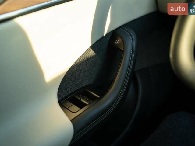 Чорний Тесла Модель С, об'ємом двигуна 0.5 л та пробігом 23 тис. км за 42500 $, фото 17 на Automoto.ua