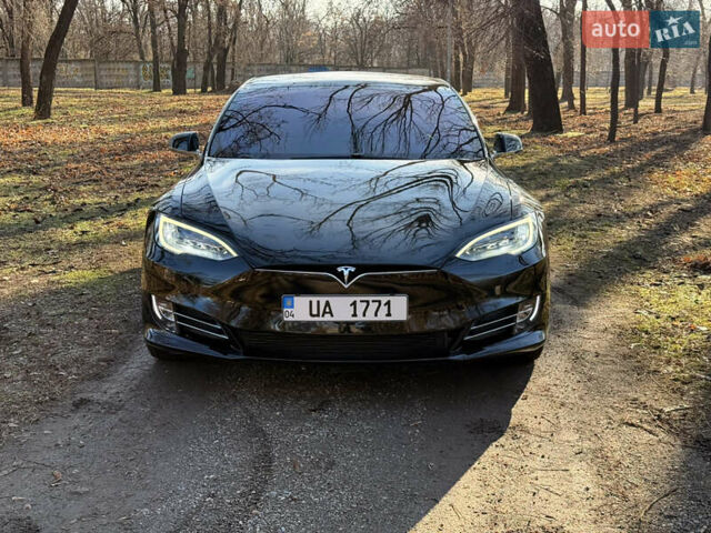 Черный Тесла Модель С, объемом двигателя 0 л и пробегом 45 тыс. км за 34900 $, фото 3 на Automoto.ua