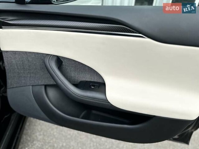 Черный Тесла Модель С, объемом двигателя 0 л и пробегом 42 тыс. км за 65555 $, фото 28 на Automoto.ua