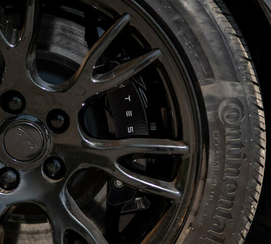 Черный Тесла Модель С, объемом двигателя 0 л и пробегом 25 тыс. км за 48000 $, фото 17 на Automoto.ua