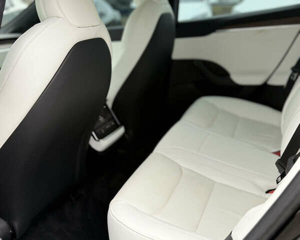 Черный Тесла Модель С, объемом двигателя 0 л и пробегом 91 тыс. км за 34500 $, фото 20 на Automoto.ua