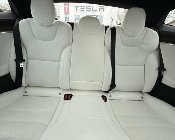 Черный Тесла Модель С, объемом двигателя 0 л и пробегом 91 тыс. км за 34500 $, фото 26 на Automoto.ua