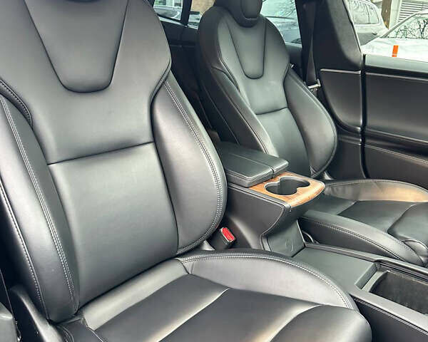 Чорний Тесла Модель С, об'ємом двигуна 0 л та пробігом 106 тис. км за 26900 $, фото 17 на Automoto.ua