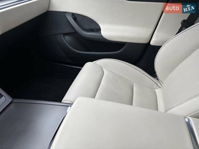 Черный Тесла Модель С, объемом двигателя 0 л и пробегом 118 тыс. км за 36500 $, фото 14 на Automoto.ua