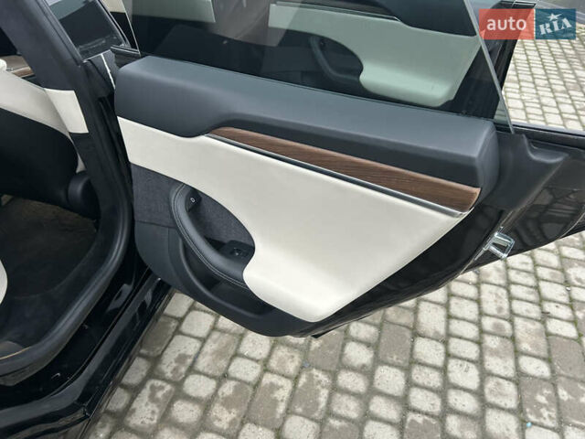 Черный Тесла Модель С, объемом двигателя 0 л и пробегом 77 тыс. км за 31500 $, фото 18 на Automoto.ua