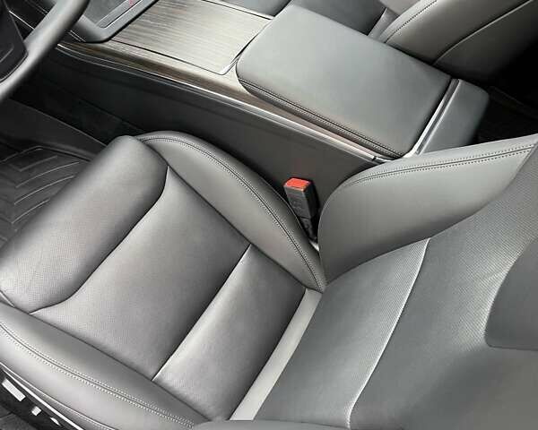 Черный Тесла Модель С, объемом двигателя 0 л и пробегом 45 тыс. км за 41500 $, фото 41 на Automoto.ua