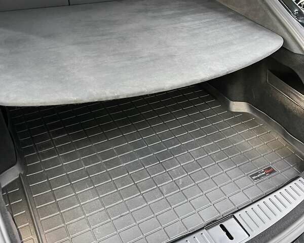 Черный Тесла Модель С, объемом двигателя 0 л и пробегом 45 тыс. км за 41500 $, фото 49 на Automoto.ua