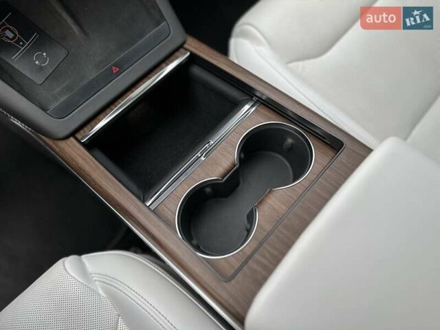 Черный Тесла Модель С, объемом двигателя 0 л и пробегом 65 тыс. км за 37999 $, фото 44 на Automoto.ua