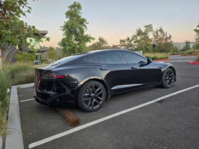 Черный Тесла Модель С, объемом двигателя 0 л и пробегом 18 тыс. км за 23900 $, фото 3 на Automoto.ua