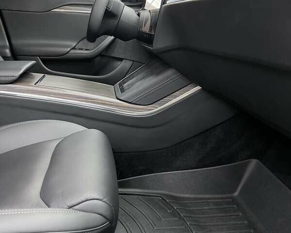 Черный Тесла Модель С, объемом двигателя 0 л и пробегом 45 тыс. км за 41500 $, фото 37 на Automoto.ua