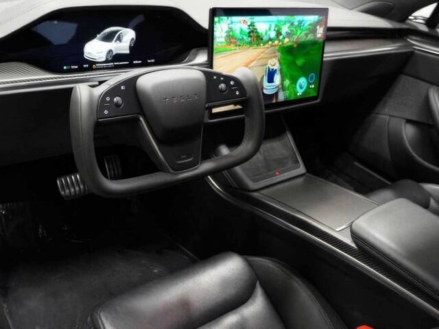 Черный Тесла Модель С, объемом двигателя 0 л и пробегом 24 тыс. км за 32300 $, фото 8 на Automoto.ua