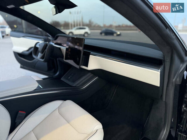 Черный Тесла Модель С, объемом двигателя 0 л и пробегом 27 тыс. км за 57000 $, фото 46 на Automoto.ua
