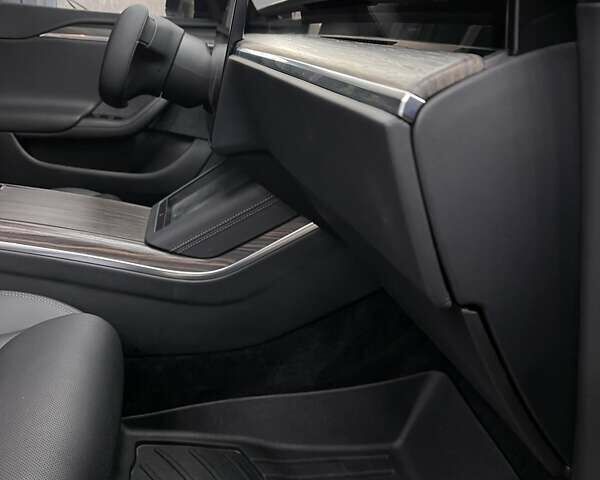 Черный Тесла Модель С, объемом двигателя 0 л и пробегом 45 тыс. км за 41500 $, фото 26 на Automoto.ua