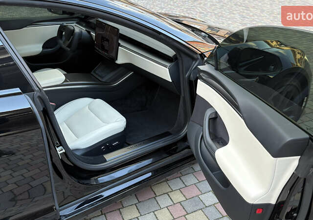 Черный Тесла Модель С, объемом двигателя 0 л и пробегом 38 тыс. км за 47000 $, фото 16 на Automoto.ua