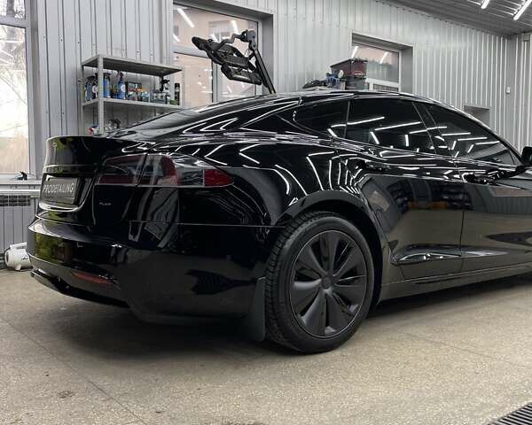 Черный Тесла Модель С, объемом двигателя 0 л и пробегом 45 тыс. км за 41500 $, фото 9 на Automoto.ua