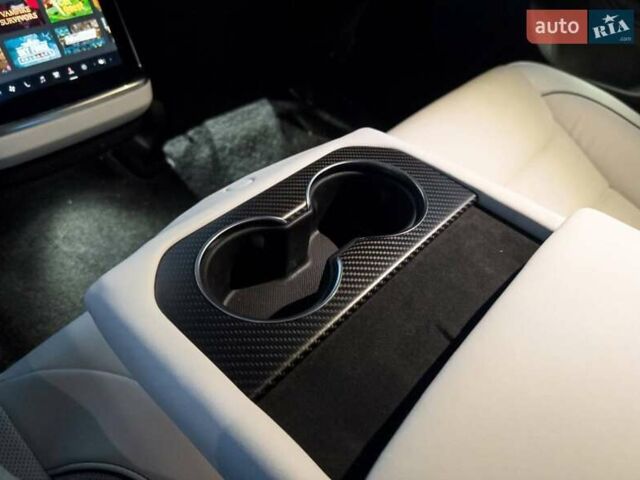 Черный Тесла Модель С, объемом двигателя 0 л и пробегом 32 тыс. км за 44000 $, фото 18 на Automoto.ua