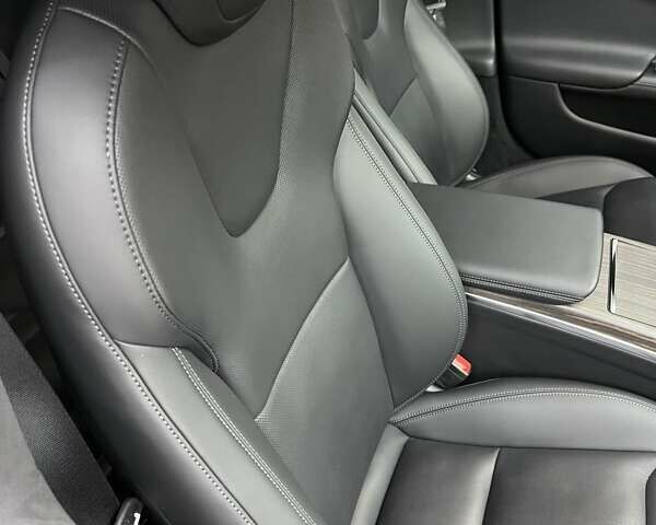 Черный Тесла Модель С, объемом двигателя 0 л и пробегом 45 тыс. км за 41500 $, фото 34 на Automoto.ua