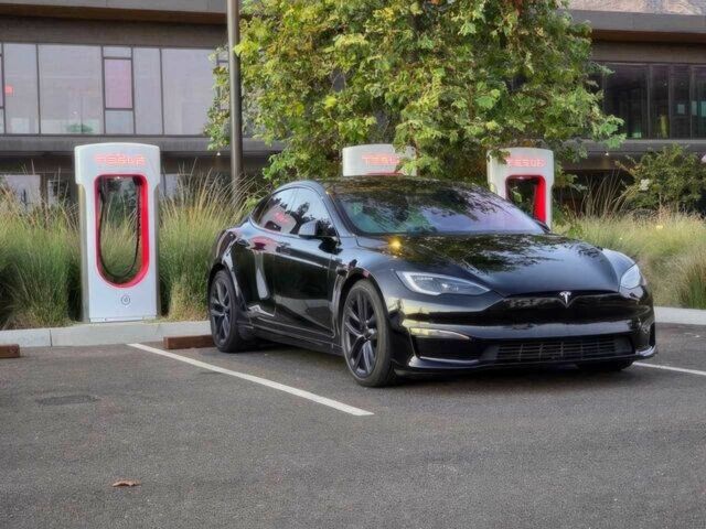 Черный Тесла Модель С, объемом двигателя 0 л и пробегом 18 тыс. км за 23900 $, фото 1 на Automoto.ua