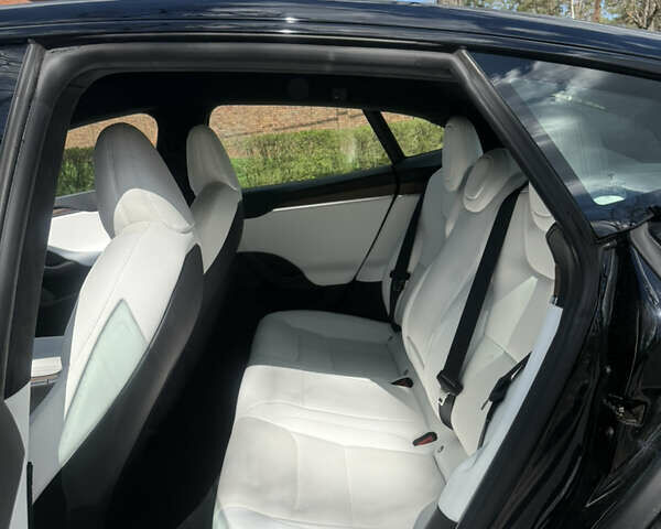 Черный Тесла Модель С, объемом двигателя 0 л и пробегом 62 тыс. км за 45500 $, фото 8 на Automoto.ua