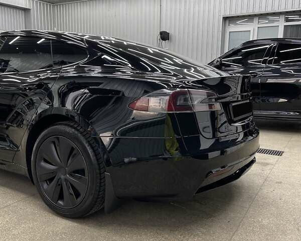 Черный Тесла Модель С, объемом двигателя 0 л и пробегом 45 тыс. км за 41500 $, фото 10 на Automoto.ua