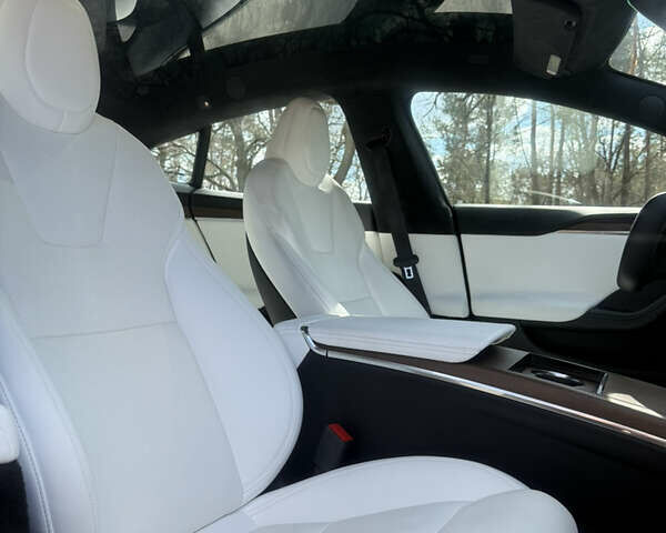 Черный Тесла Модель С, объемом двигателя 0 л и пробегом 62 тыс. км за 45500 $, фото 13 на Automoto.ua