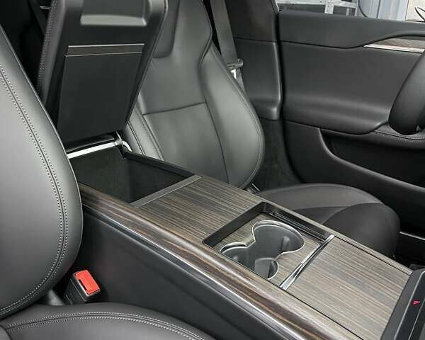 Черный Тесла Модель С, объемом двигателя 0 л и пробегом 45 тыс. км за 41500 $, фото 30 на Automoto.ua