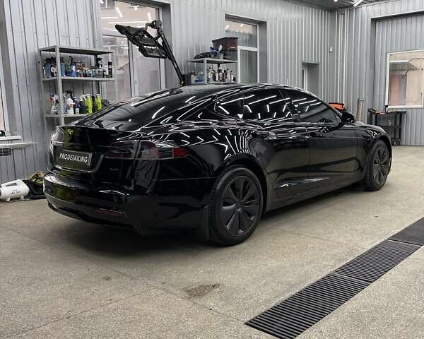 Черный Тесла Модель С, объемом двигателя 0 л и пробегом 45 тыс. км за 41500 $, фото 12 на Automoto.ua