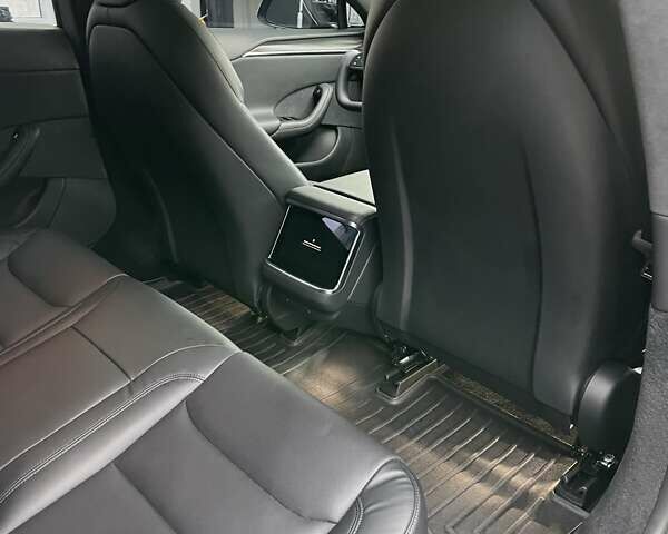 Черный Тесла Модель С, объемом двигателя 0 л и пробегом 45 тыс. км за 41500 $, фото 44 на Automoto.ua