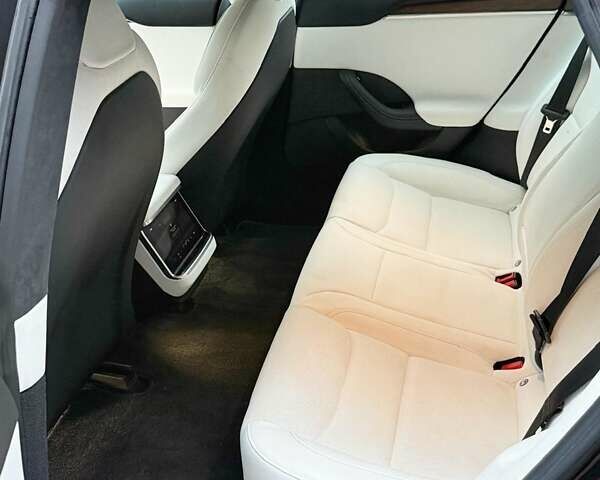 Тесла Модель С 2022 в Ужгороде на Automoto.ua Черный Тесла Модель С, объемом двигателя 0 л и пробегом 38 тыс. км за 45000 $, фото 7 на Automoto.ua