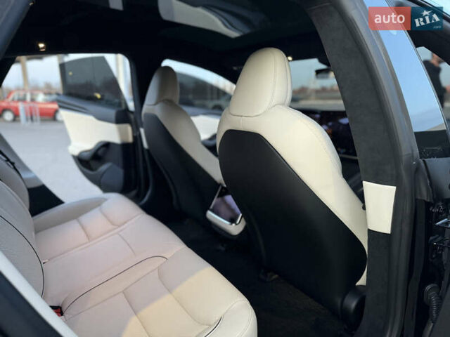 Черный Тесла Модель С, объемом двигателя 0 л и пробегом 27 тыс. км за 57000 $, фото 45 на Automoto.ua