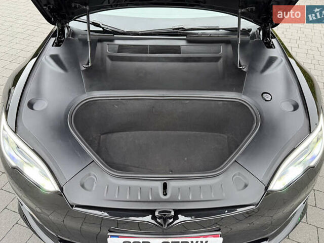 Черный Тесла Модель С, объемом двигателя 0 л и пробегом 1 тыс. км за 49600 $, фото 83 на Automoto.ua