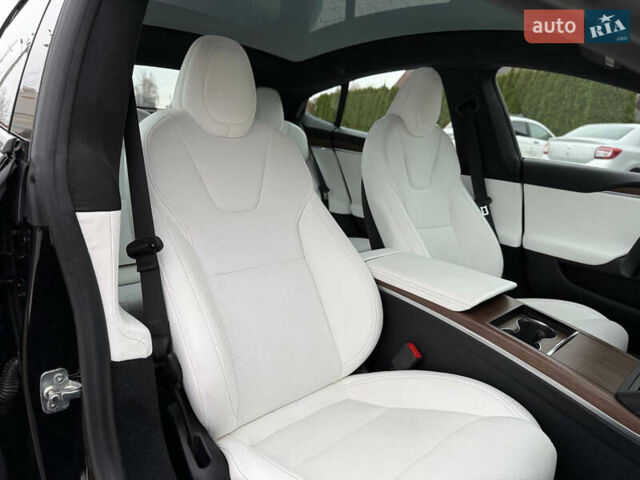 Черный Тесла Модель С, объемом двигателя 0 л и пробегом 1 тыс. км за 48600 $, фото 40 на Automoto.ua