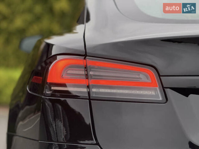 Черный Тесла Модель С, объемом двигателя 0 л и пробегом 1 тыс. км за 49600 $, фото 28 на Automoto.ua