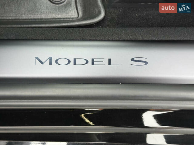 Черный Тесла Модель С, объемом двигателя 0 л и пробегом 1 тыс. км за 49600 $, фото 81 на Automoto.ua