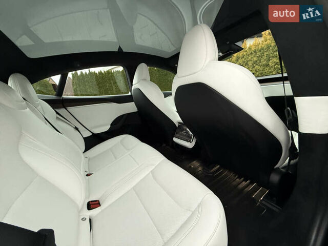 Черный Тесла Модель С, объемом двигателя 0 л и пробегом 1 тыс. км за 49600 $, фото 49 на Automoto.ua